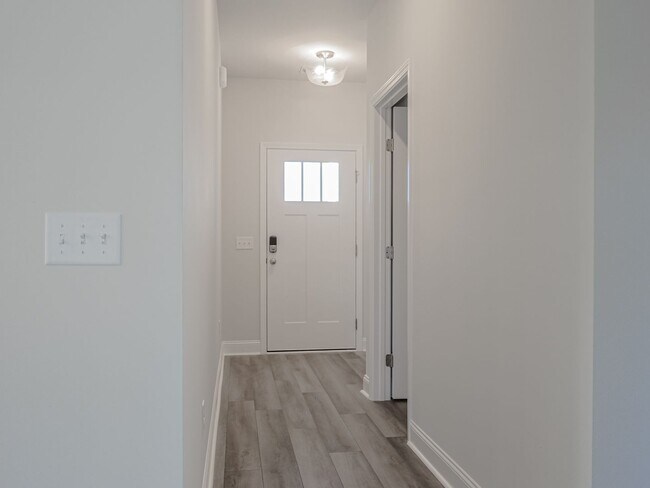 Building Photo - 206 Aunt Bee Blvd