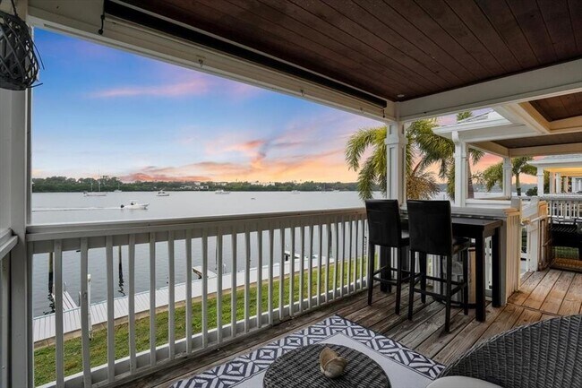 Building Photo - 101 Pompano Dr SE