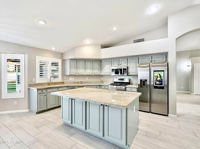 Building Photo - 9926 E Pantera Ave