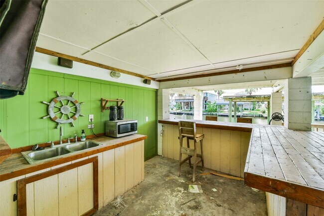 Building Photo - 1073 Redfish St