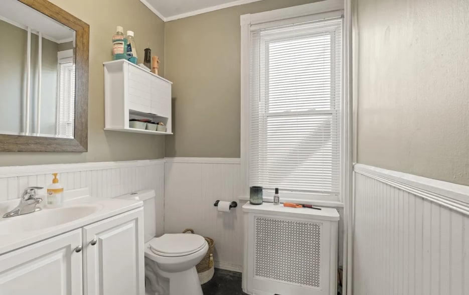 Building Photo - 114 Cadwalader Ave