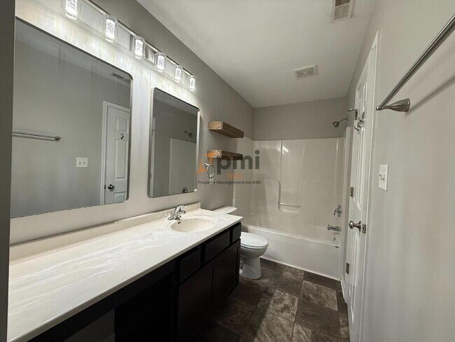 Building Photo - 7530 East 111th Place