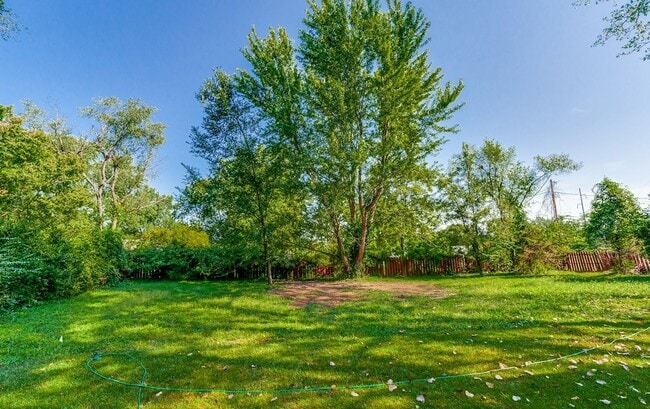 Building Photo - AVAILABLE SOON: Move-In Ready 4-Bedroom Beauty with Modern Finishes & Spacious Yard!