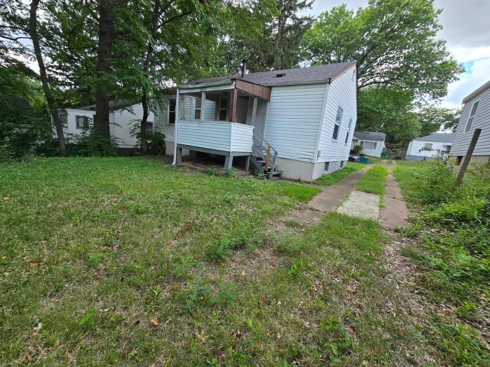 Building Photo - 7723 Monroe Dr