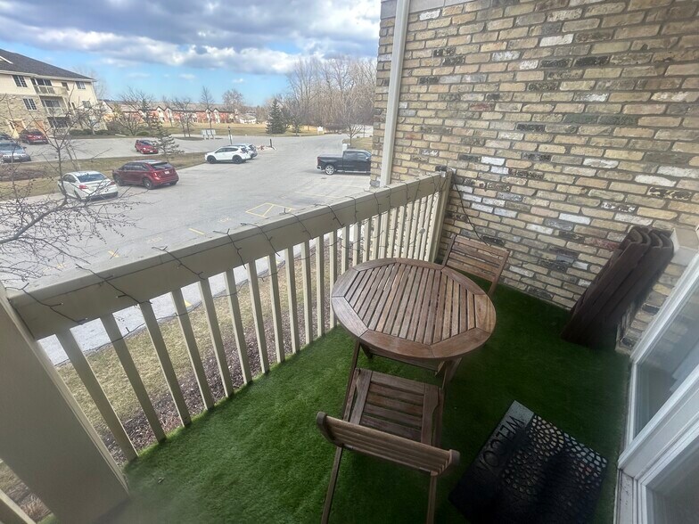 Building Photo - 530 Windstone Dr