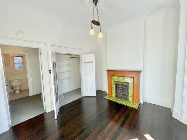 Building Photo - Prime Noe Valley 3Br/1.5Ba Top Floor Flat w/Laundry, Storage – A MUST SEE! PROGRESSIVE