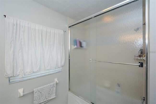 Building Photo - 4260 Central Sarasota Pkwy