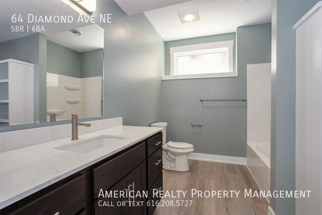 Building Photo - 64 Diamond Ave NE