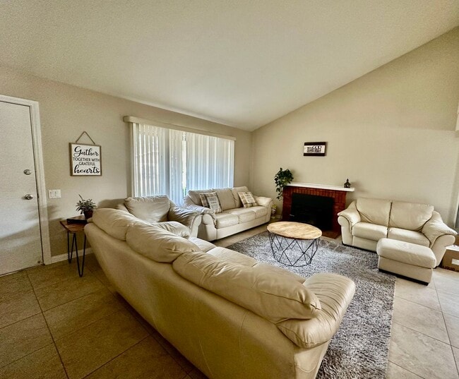 Building Photo - Your Dream Rental Home in Rancho Penasquitos!
