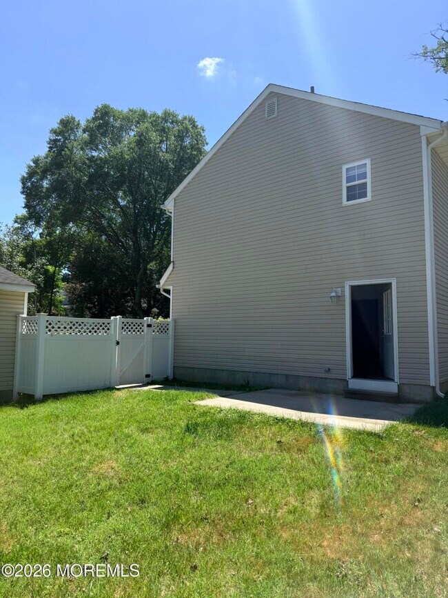 Building Photo - 150 Magnolia Ln