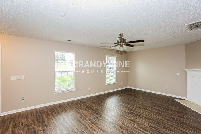 Building Photo - 3001 Secret Garden Ct