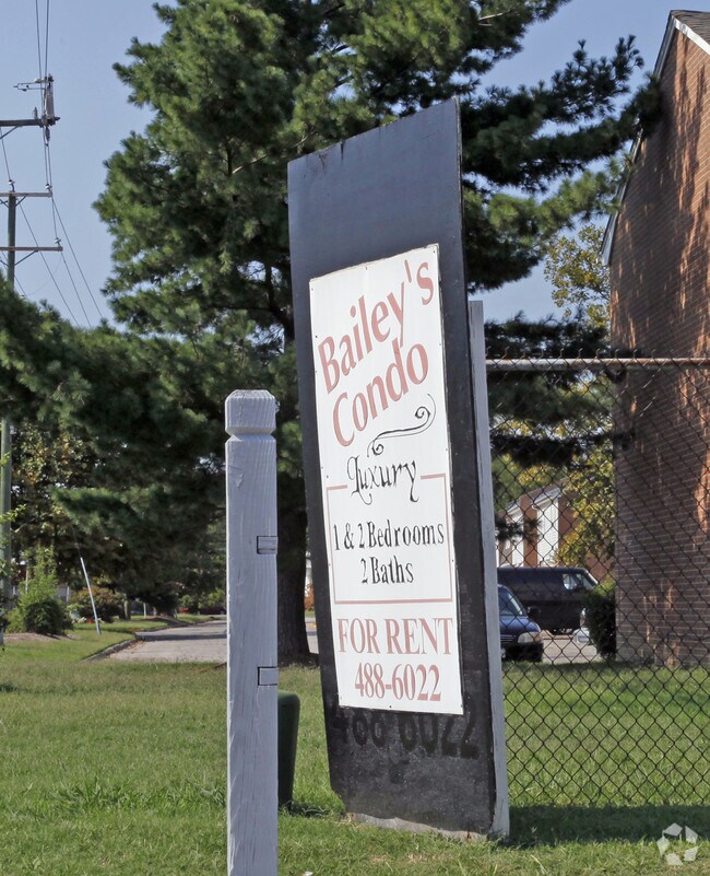 Building Photo - Bailey's Condos