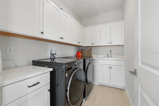 Building Photo - 16008 Volterra Point
