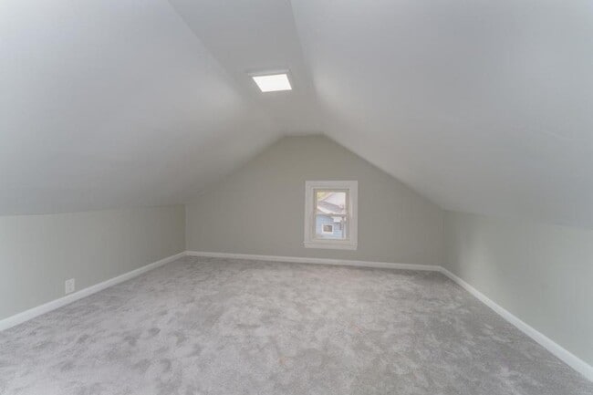 Building Photo - 116 Jewett St