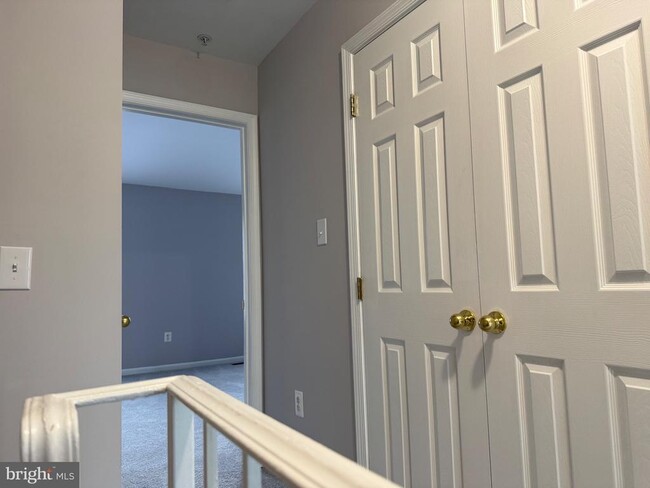 Building Photo - 8645 Willow Leaf Ln