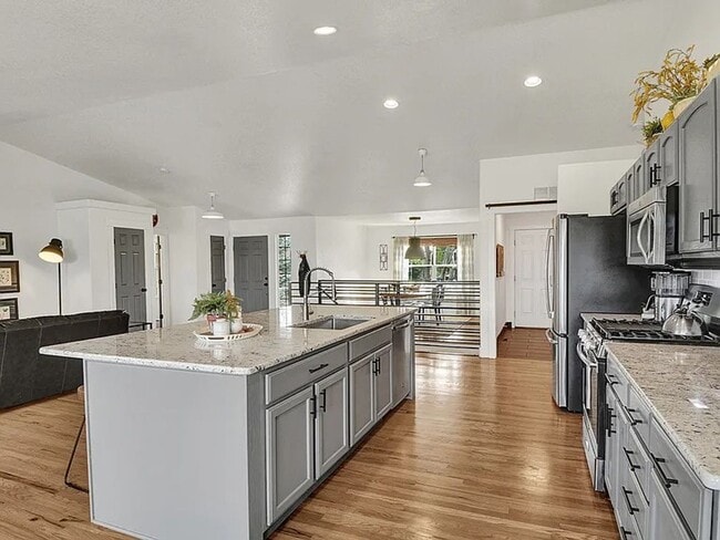 Building Photo - 15692 Paiute Cir