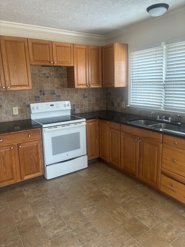 Building Photo - Great renovated 2 bedroom house in Boiling Springs!