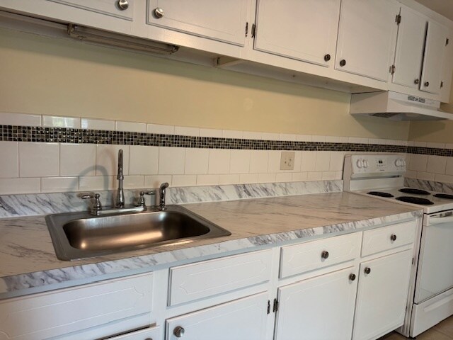 Building Photo - 17 Sinai Cir