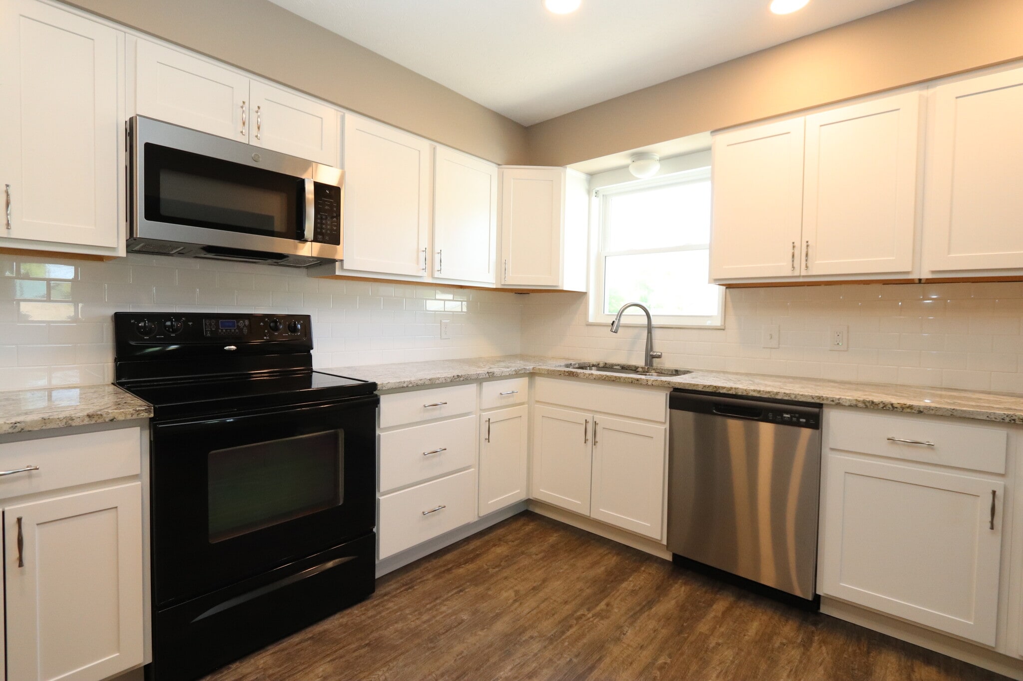 Building Photo - 6810 Village Green Blvd