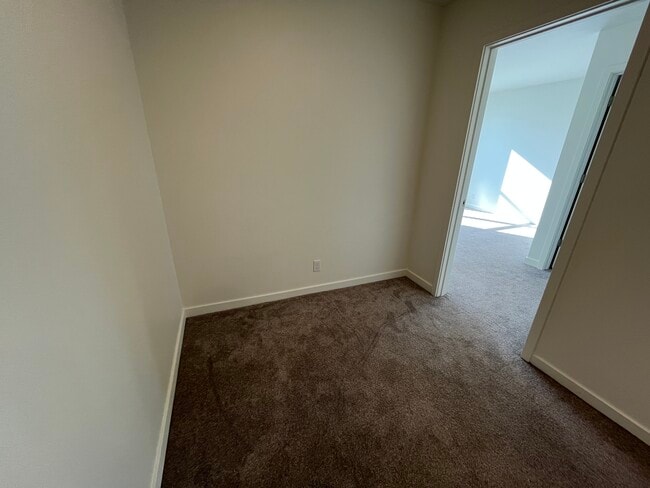 Building Photo - 11295 Sessions Dr NW