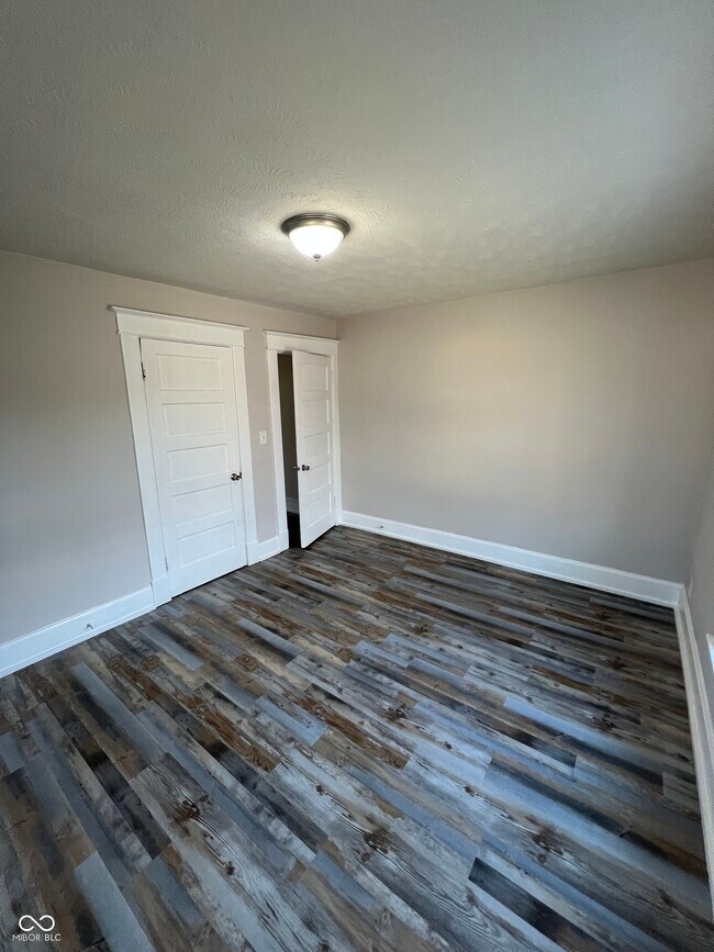 Building Photo - 3249 N Kenwood Ave