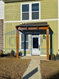 Building Photo - Beautiful three bedroom townhome!