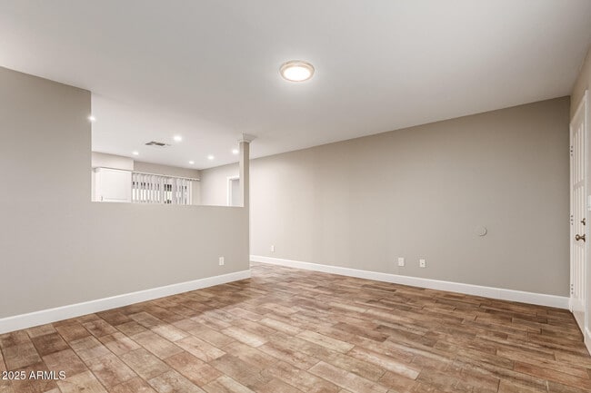 Building Photo - 2731 E Charleston Ave