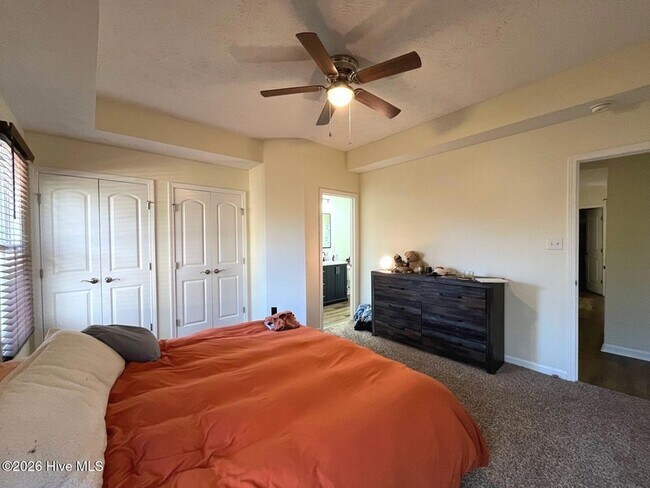 Building Photo - 323 Tokay Dr