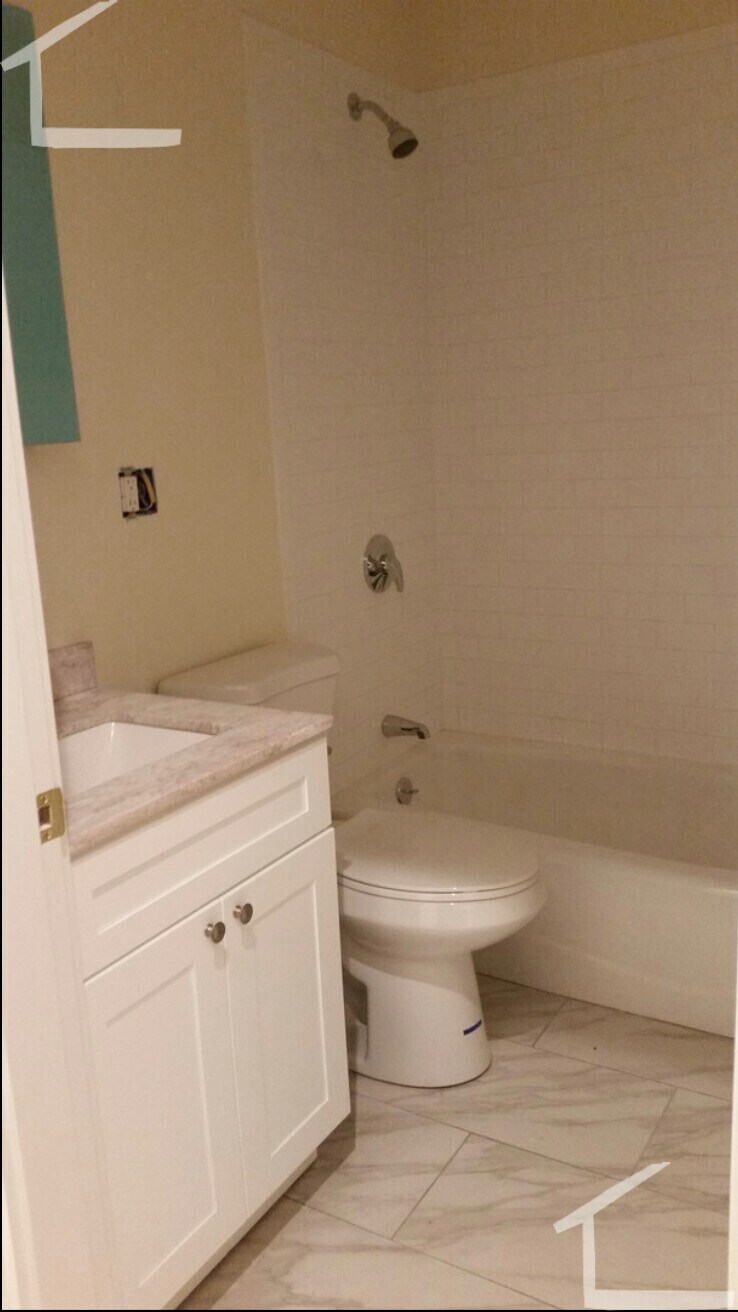 Building Photo - 99 Calumet St