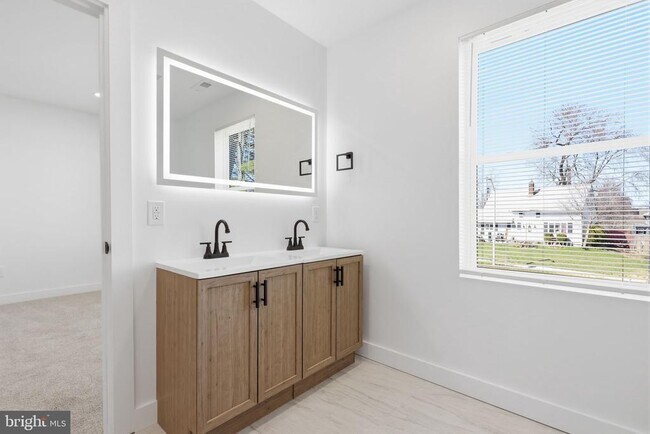 Building Photo - 25 Autumn Ln