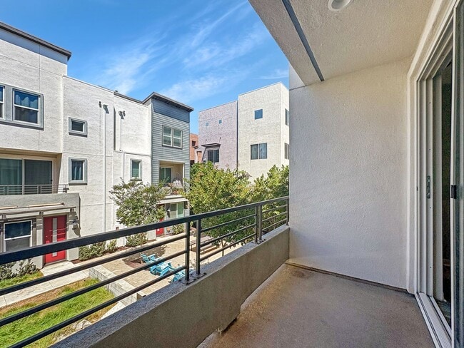 Building Photo - Stunning Escondido 3BR/3.5BA Home Availabl...