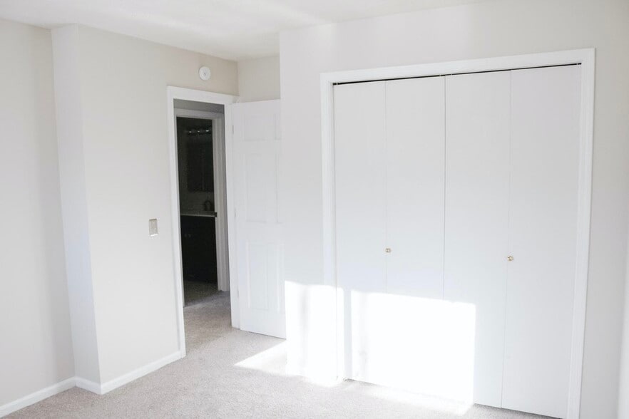 Building Photo - 6721 Boca Vista Dr NE