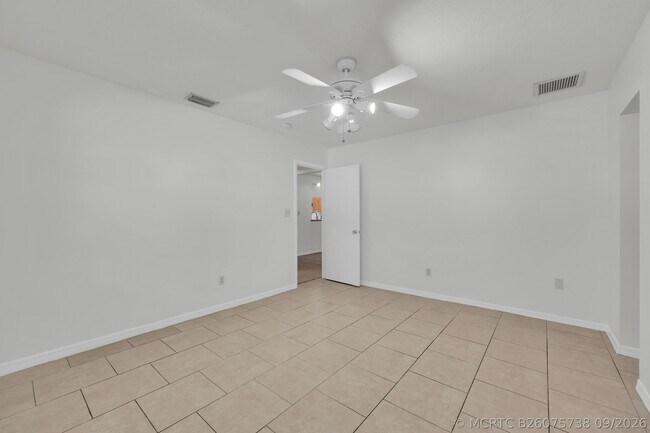 Building Photo - 2302 Sunrise Blvd