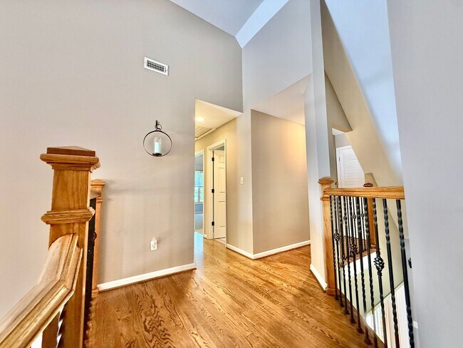 Building Photo - 309 Bullrun Valley Dr