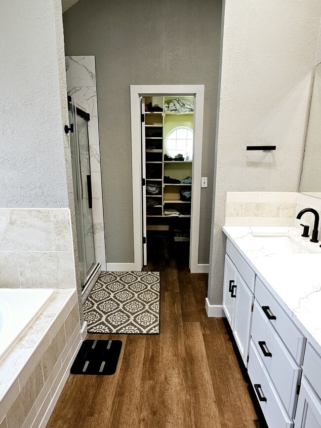 Building Photo - 2010 Constitution Ave