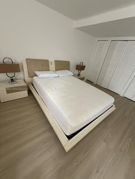 Building Photo - 2036 NE 21st Ave