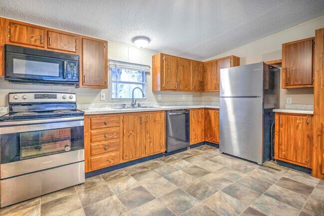 Building Photo - 3616 S Rock Quarry Rd