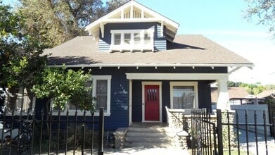 Building Photo - Charming craftsman home located in the hig...