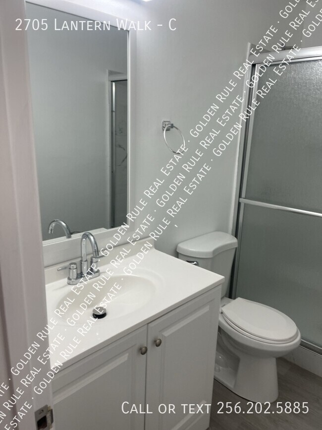 Building Photo - 2705 Lantern Walk SE