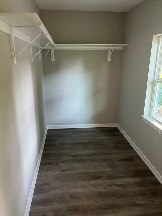 Building Photo - 7202 Carver Ave