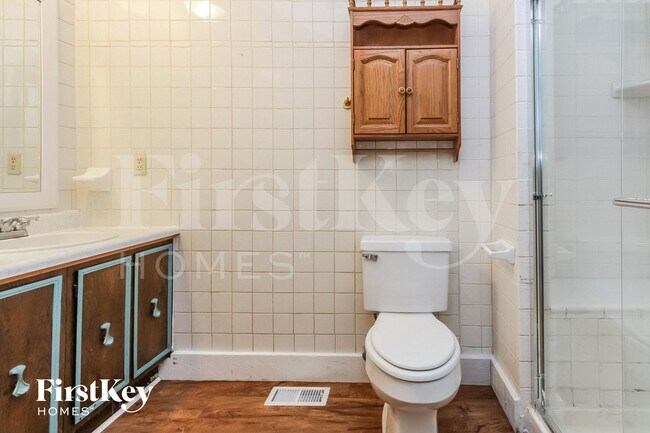 Building Photo - 1426 Moores Manor