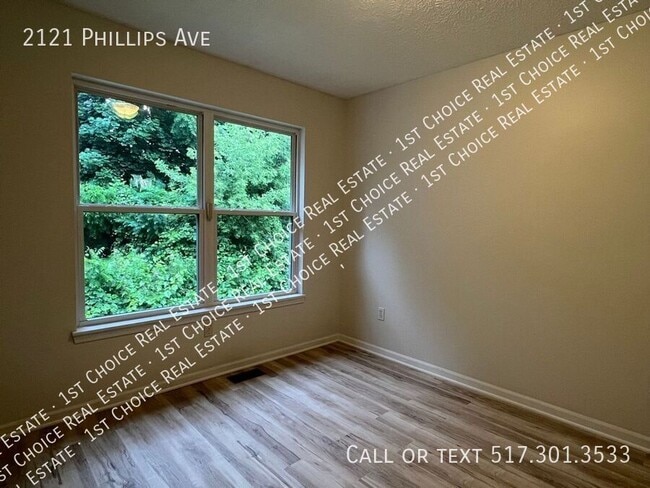 Building Photo - 2121 Phillips Ave