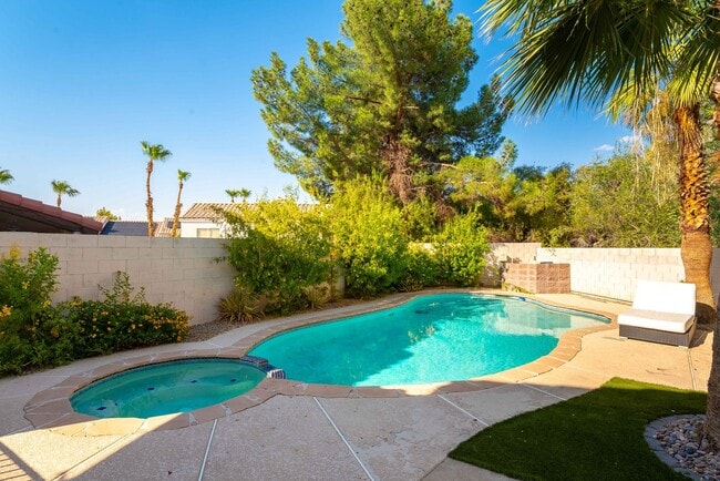 Building Photo - 4-Bed Green Valley Home with Private Pool ...