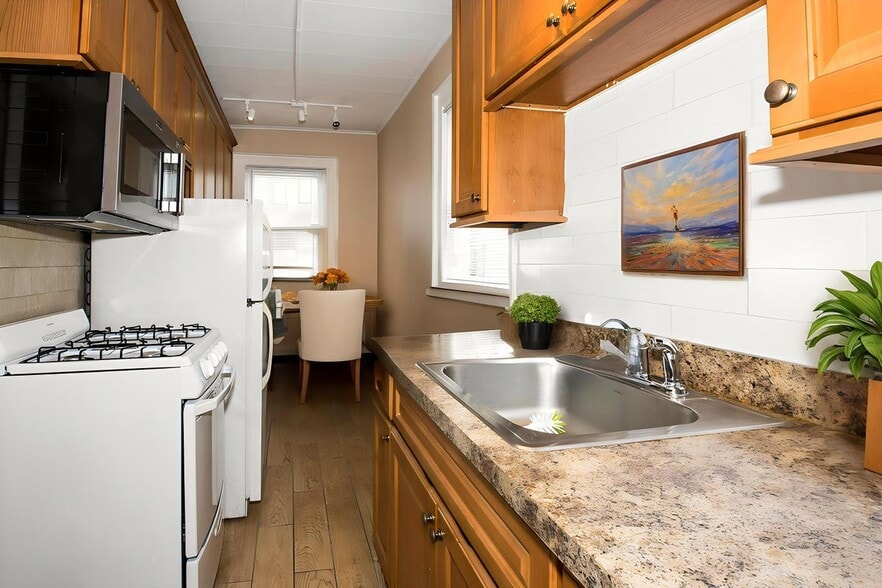 Building Photo - 439 Willow Ave