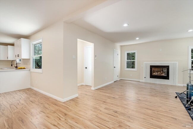 Building Photo - 9342 Chalk Hill Rd