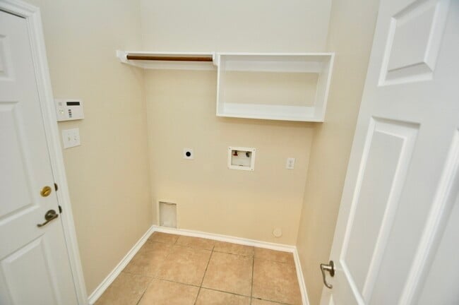 Building Photo - 12315 Field Brook Ct