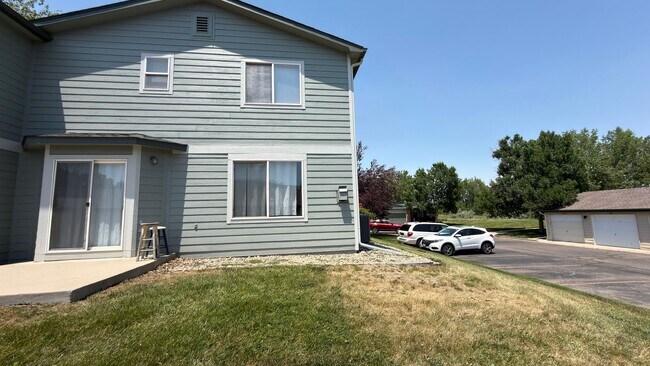 Building Photo - Great Townhome in Fort Collins