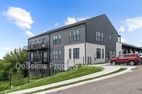 Building Photo - 600 E Trinity Ln