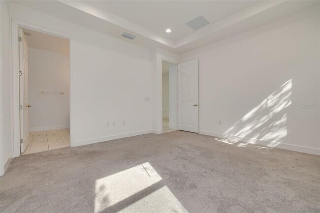 Building Photo - 7222 Paradiso Dr