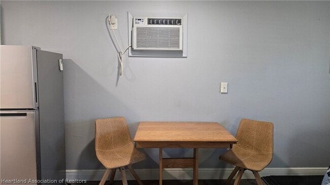 Building Photo - 685 Lake June Rd